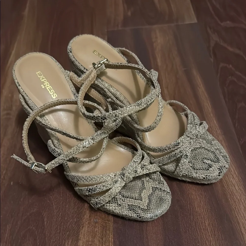 Express Women's Faux Snakeskin Strappy Espadrille size 6